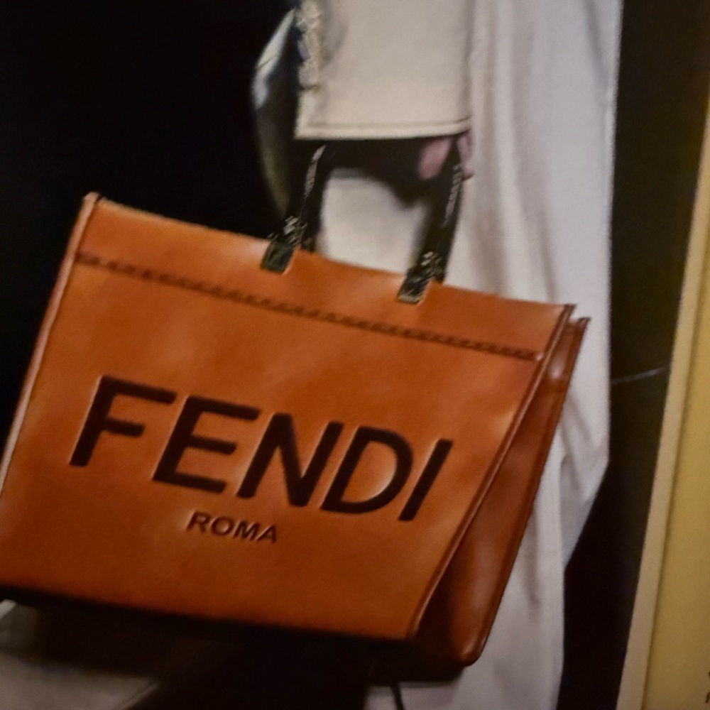 Little Book of fashion Fendi designer luxury brand the story of iconic house - Picture 9 of 9